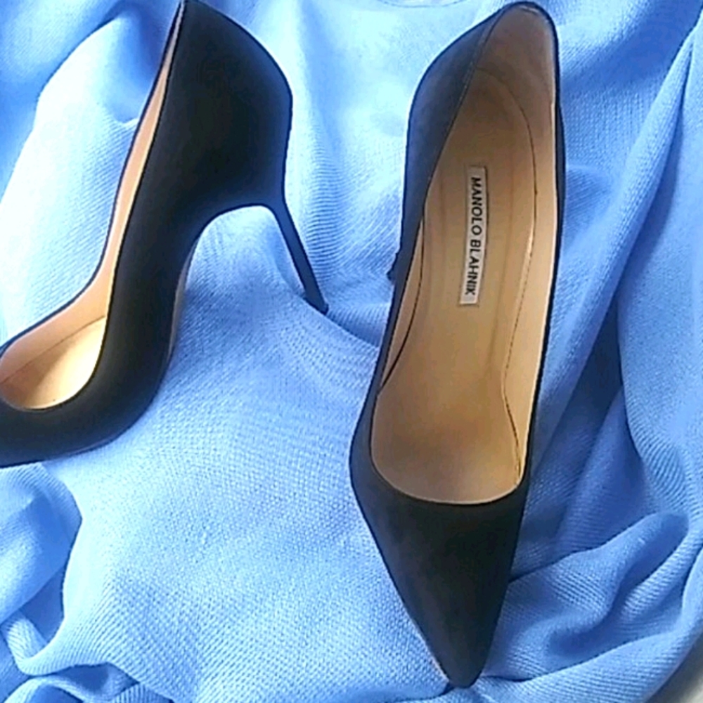 SOLD. Manolo Blahnik Classic Black Suede BB Pumps